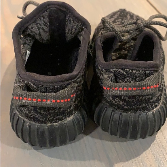 Yeezy Boost 350 Infant Pirate Black Shoe - Picture 4 of 8